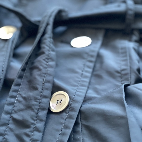 Donatella Trench Coat 🧥 - Picture 2 of 8